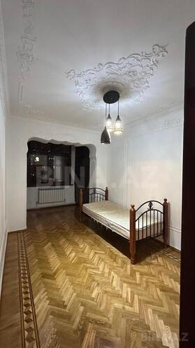 Satılır 4 otaqlı köhnə tikili 110 m², Nəsimi r., photo 7 from 13