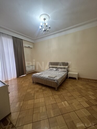 Satılır 6 otaqlı köhnə tikili 320 m², Sahil m., photo 28 from 31