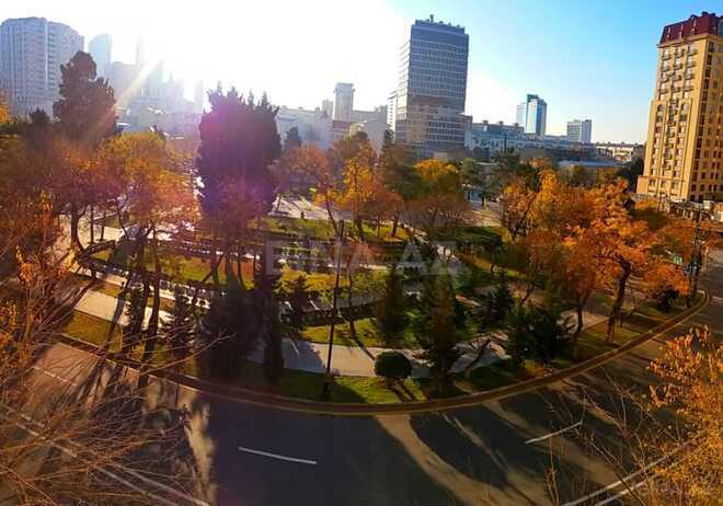 Satılır 7 otaqlı köhnə tikili 287 m², 28 May m., photo 20 from 23