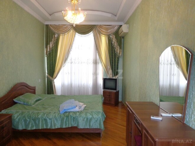 Продаётся 2-комн. вторичка 65 м², м. Низами, photo 10 from 12