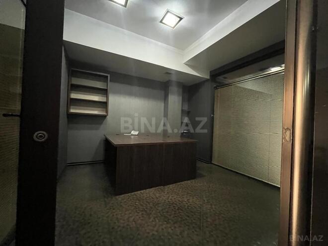 İcarəyə verilir 5 otaqlı yeni tikili 280 m², 28 May m., photo 13 from 18