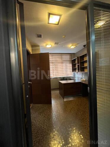 İcarəyə verilir 5 otaqlı yeni tikili 280 m², 28 May m., photo 4 from 18