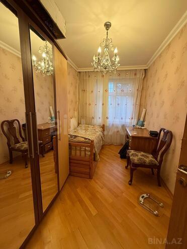 Продаётся 3-комн. вторичка 85 м², м. Нефтчиляр, photo 4 from 9