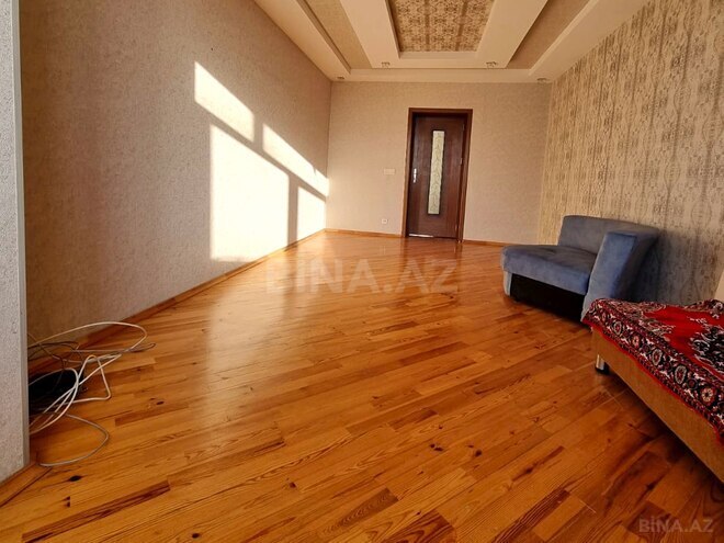 Продаётся 3-комн. вторичка 76 м², м. Кара Караев, photo 4 from 25