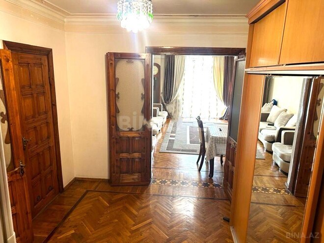 Продаётся 3-комн. вторичка 75 м², м. Низами, photo 9 from 14