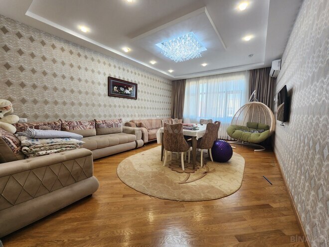 Продаётся 5-комн. новостройка 240 м², м. Нефтчиляр, photo 1 from 14