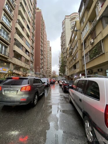 İcarəyə verilir 3 otaqlı köhnə tikili 80 m², 28 May m., photo 22 from 26