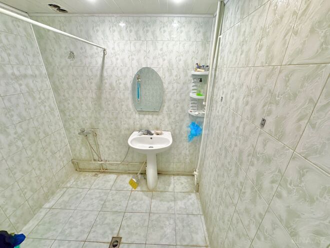 Satılır 3 otaqlı köhnə tikili 110 m², Qara Qarayev m., photo 16 from 20