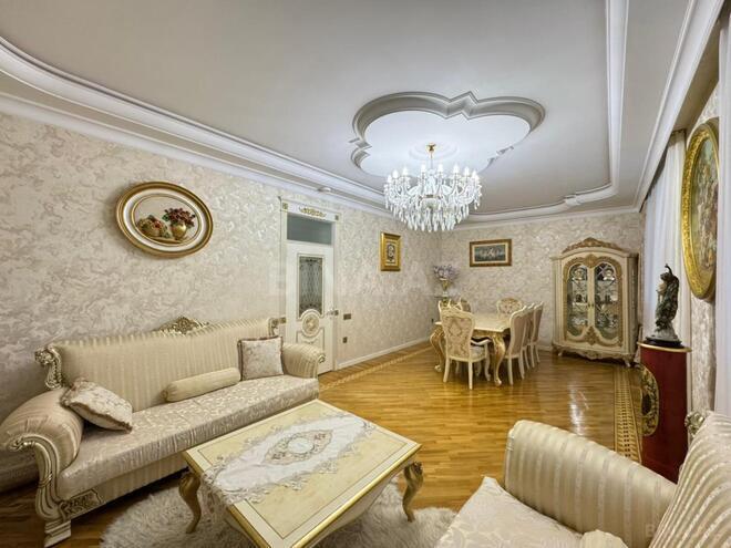 Satılır 9 otaqlı həyət evi/bağ evi 400 m², İnşaatçılar m., photo 9 from 32