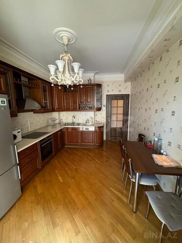 Сдаётся 3-комн. новостройка 145 м², м. Низами, photo 9 from 13