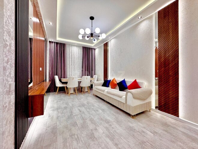 Продаётся 2-комн. новостройка 70 м², м. Кара Караев, photo 1 from 24