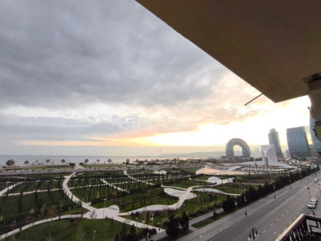 Satılır 4 otaqlı köhnə tikili 108 m², Xətai r., photo 1 from 13