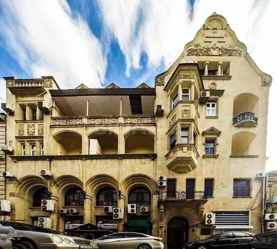 Продаётся 8-комн. вторичка 300 м², м. Сахил, photo 1 from 31