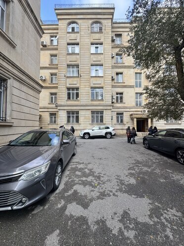 İcarəyə verilir 2 otaqlı köhnə tikili 75 m², 28 May m., photo 19 from 20