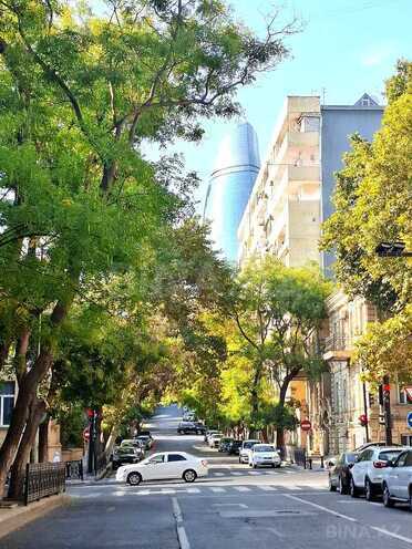 Satılır 6 otaqlı köhnə tikili 200.5 m², İçəri Şəhər m., photo 5 from 17