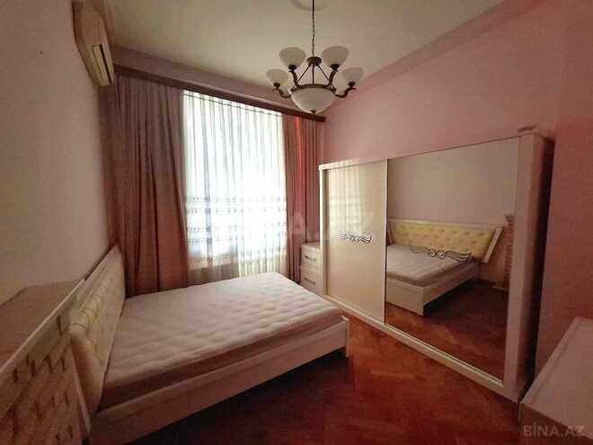 Satılır 6 otaqlı köhnə tikili 200.5 m², İçəri Şəhər m., photo 7 from 17