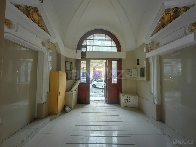 Satılır 4 otaqlı köhnə tikili 170 m², Sahil m., photo 24 from 26