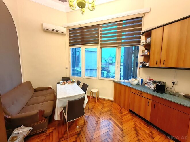 Satılır 4 otaqlı köhnə tikili 170 m², Sahil m., photo 18 from 26