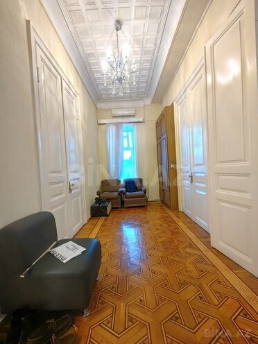Satılır 4 otaqlı köhnə tikili 170 m², Sahil m., photo 13 from 26