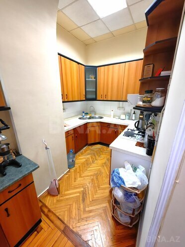 Satılır 4 otaqlı köhnə tikili 170 m², Sahil m., photo 20 from 26