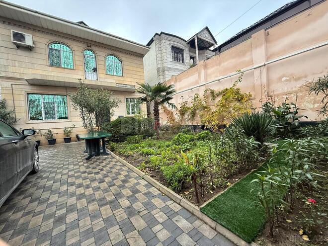 Продаётся 5-комн. дом/дача 240 м², м. Кара Караев, photo 1 from 20