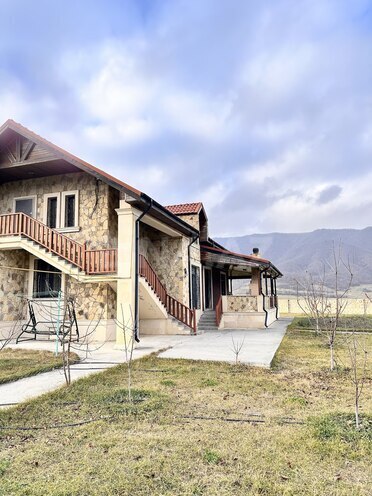 Satılır 18 otaqlı həyət evi/bağ evi 350 m², photo 1 from 31