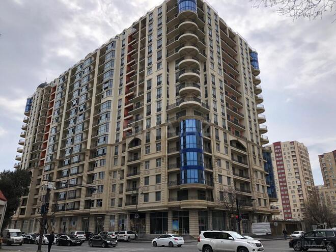 Продаётся 3-комн. новостройка 159 м², м. Элмляр Академиясы, photo 1 from 7