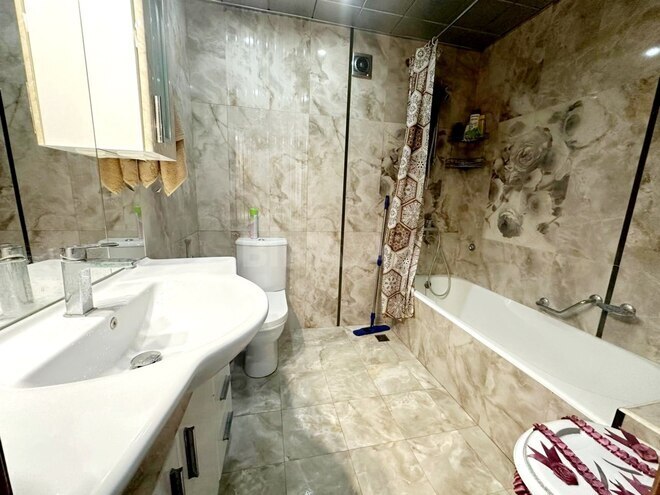 Продаётся 3-комн. новостройка 115 м², м. Кара Караев, photo 12 from 13