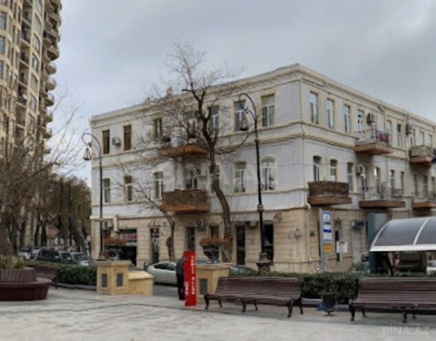 Продаётся 3-комн. вторичка 90 м², м. Ичеришехер, photo 1 from 17