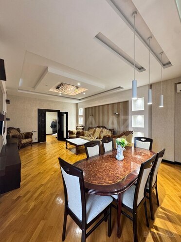 Satılır 3 otaqlı yeni tikili 135 m², 8 Noyabr m., photo 1 from 15