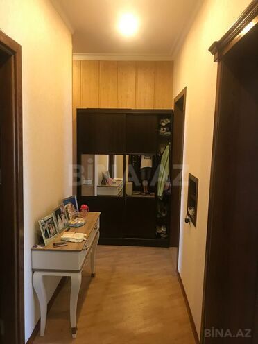 Satılır 3 otaqlı köhnə tikili 70 m², Sahil m., photo 1 from 15