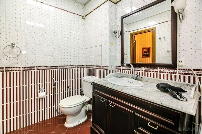 İcarəyə verilir 2 otaqlı köhnə tikili 70 m², Sahil m., photo 24 from 32