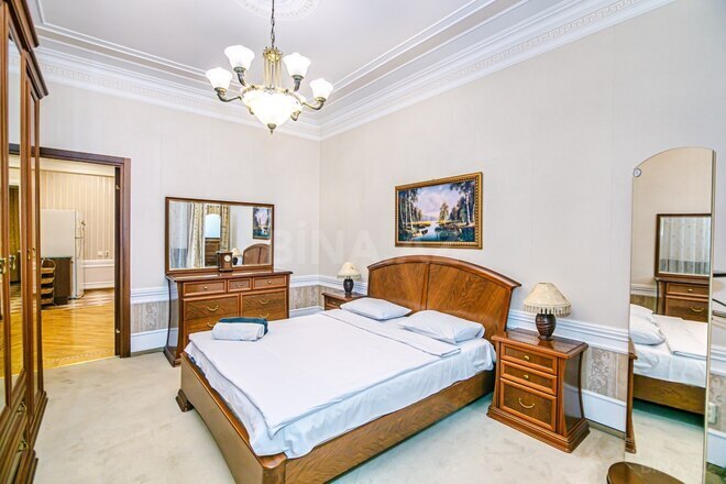 İcarəyə verilir 2 otaqlı köhnə tikili 70 m², Sahil m., photo 27 from 32