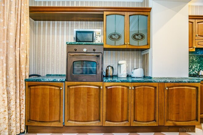 İcarəyə verilir 2 otaqlı köhnə tikili 70 m², Sahil m., photo 17 from 32