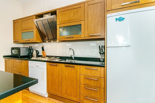 Сдаётся 3-комн. вторичка 101 м², м. Сахил, photo 31 from 32