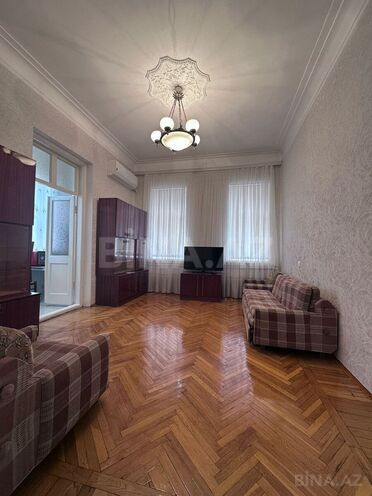 İcarəyə verilir 3 otaqlı köhnə tikili 90 m², Elmlər Akademiyası m., photo 1 from 13