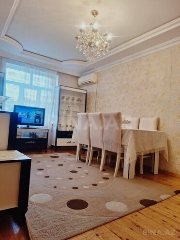 Продаётся 3-комн. вторичка 75 м², Хатаинский р., photo 1 from 11