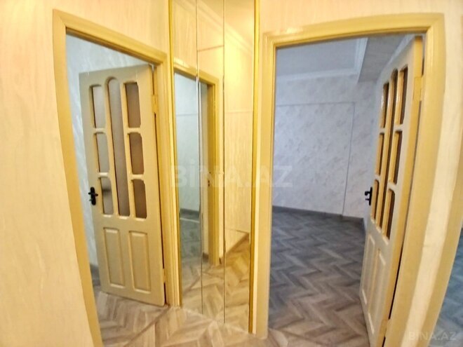 Продаётся 3-комн. вторичка 70 м², м. Кара Караев, photo 4 from 31