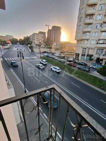 Продаётся 2-комн. вторичка 55 м², м. Ичеришехер, photo 9 from 11