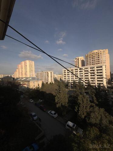 Satılır 3 otaqlı köhnə tikili 45 m², İnşaatçılar m., photo 14 from 16