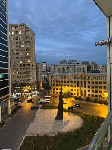 Сдаётся 2-комн. новостройка 105 м², м. Низами, photo 12 from 13