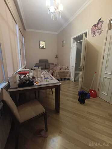 Satılır 4 otaqlı köhnə tikili 140 m², Sahil m., photo 11 from 18