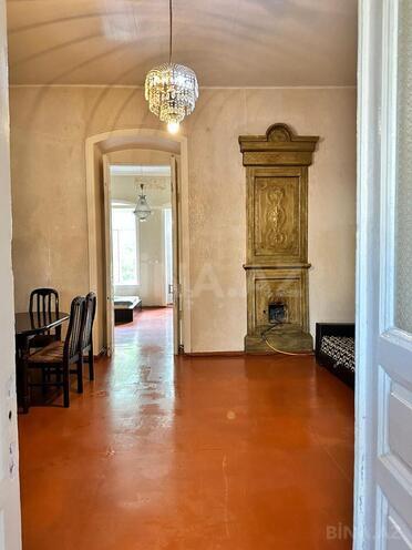 Satılır 2 otaqlı köhnə tikili 70 m², Nizami m., photo 7 from 12