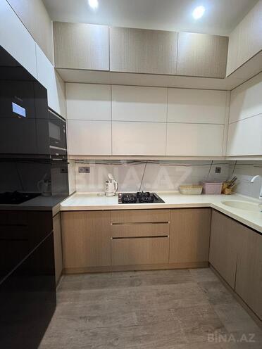 Продаётся 3-комн. новостройка 94 м², м. Кара Караев, photo 3 from 13