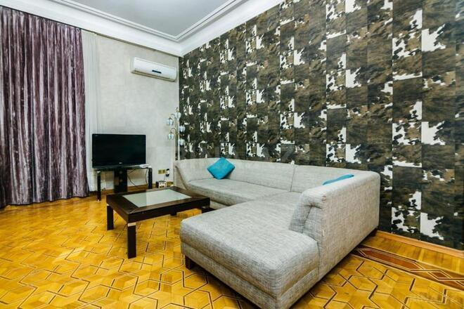 Продаётся 6-комн. вторичка 350 м², м. Сахил, photo 21 from 29