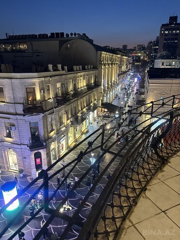 Satılır 6 otaqlı köhnə tikili 320 m², Sahil m., photo 30 from 31