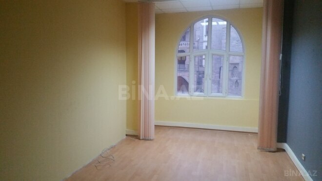 Сдаётся 1-комн. офис 20 м², м. Низами, photo 8 from 9