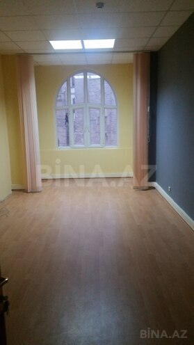 Сдаётся 1-комн. офис 20 м², м. Низами, photo 6 from 9