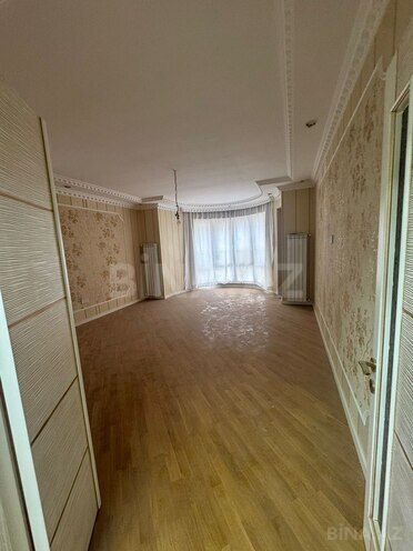 Продаётся 2-комн. новостройка 68 м², м. 8 ноября, photo 4 from 10