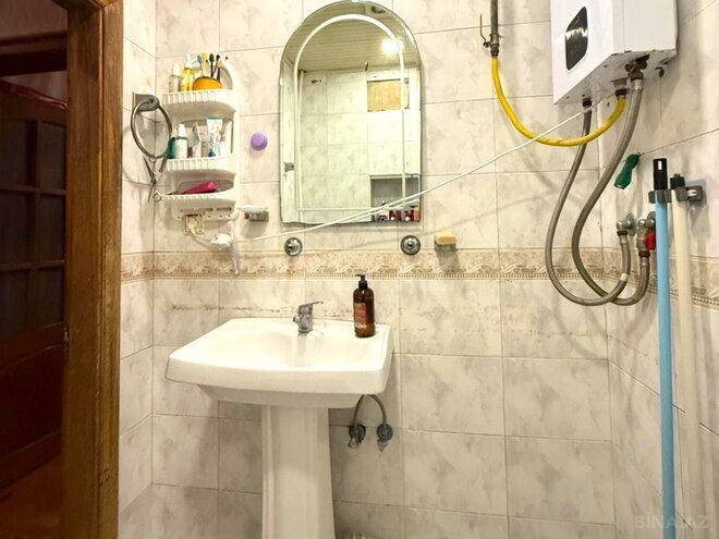 Satılır 4 otaqlı köhnə tikili 80 m², Qara Qarayev m., photo 25 from 29
